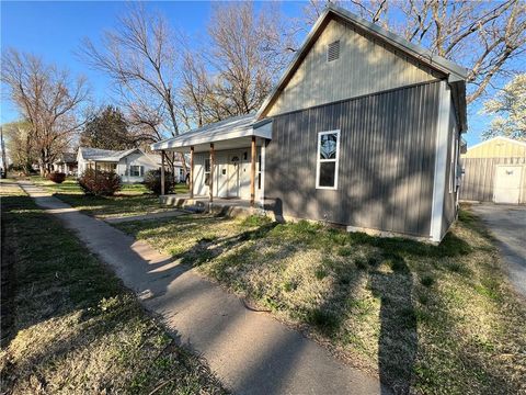 702 N Cedar Street, Nevada, MO 64772 - MLS#: 2548969