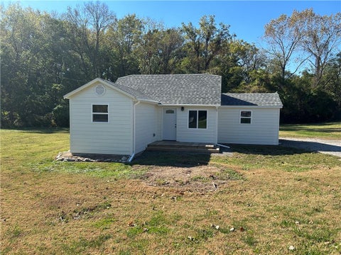 Photo of 8750 N Amity Avenue, Kansas City, MO 64153 (MLS # 2648430)