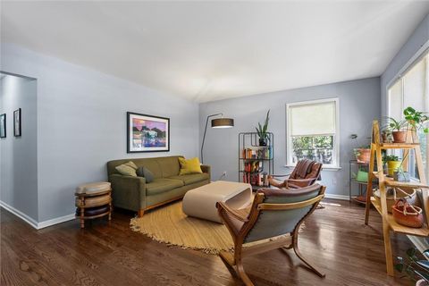 7617 Holmes Road Kansas City MO 64131