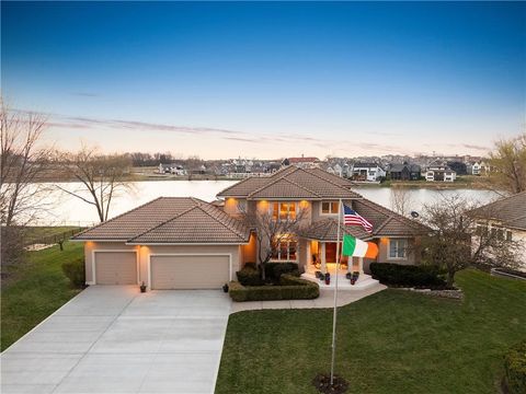 Photo of 3116 Pergola View, Lees Summit, MO 64081 (MLS # 2607554)
