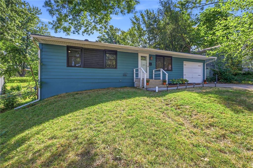 809 N POWAHATAN Drive