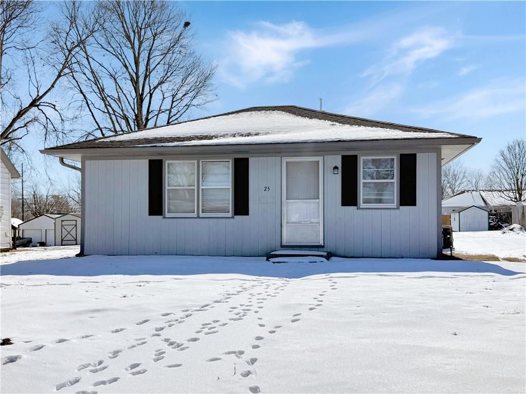 Photo of 25 E Broadway Street, Higginsville, MO 64037 (MLS # 2598777)