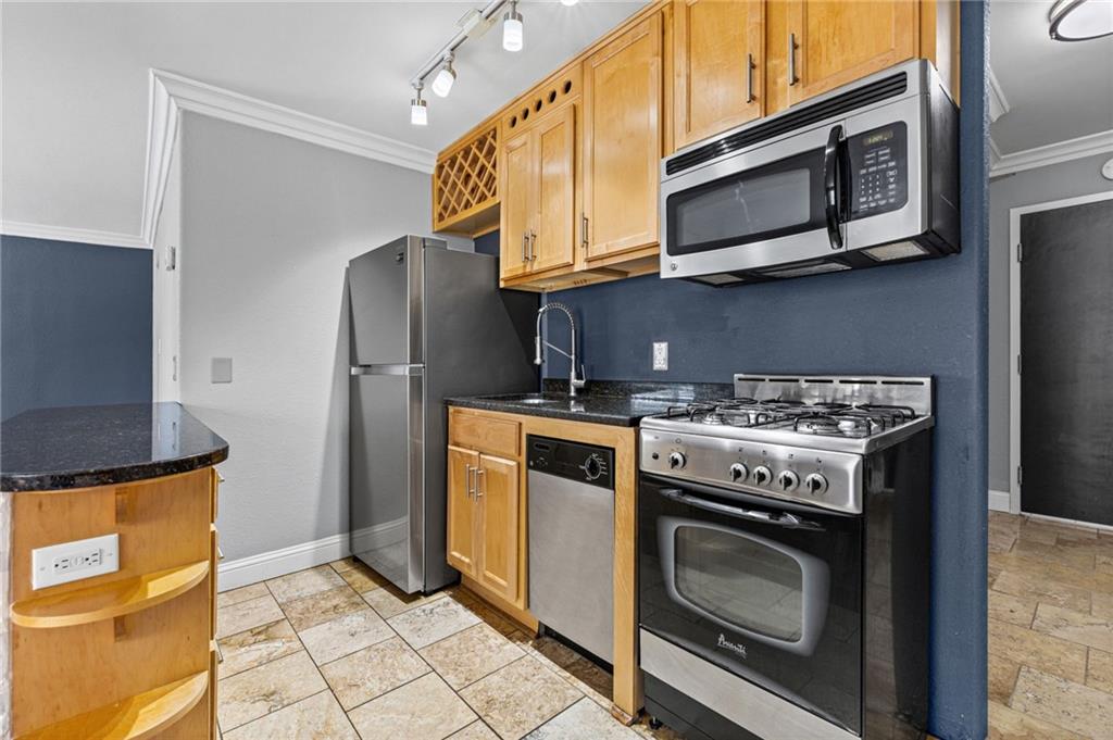 700 E 8th St Street 4E