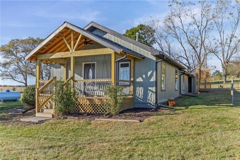 Photo of 28778 W 319th Street, Paola, KS 66071 (MLS # 2583666) Photo of 28778 W 319th Street, Paola, KS 66071 (MLS # 2583666)