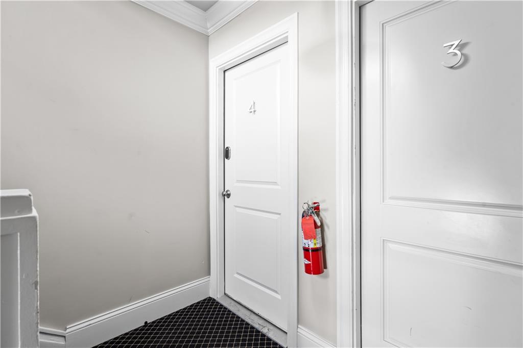 3841-5 Wyandotte Street