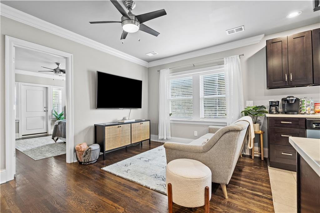 3841-5 Wyandotte Street