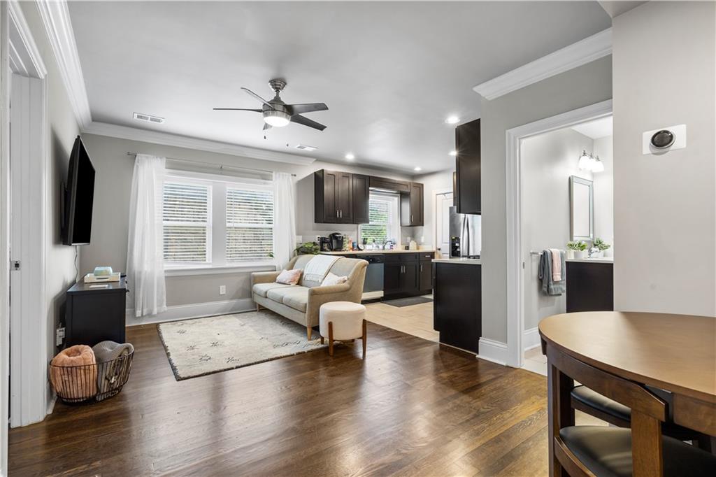 3841-5 Wyandotte Street