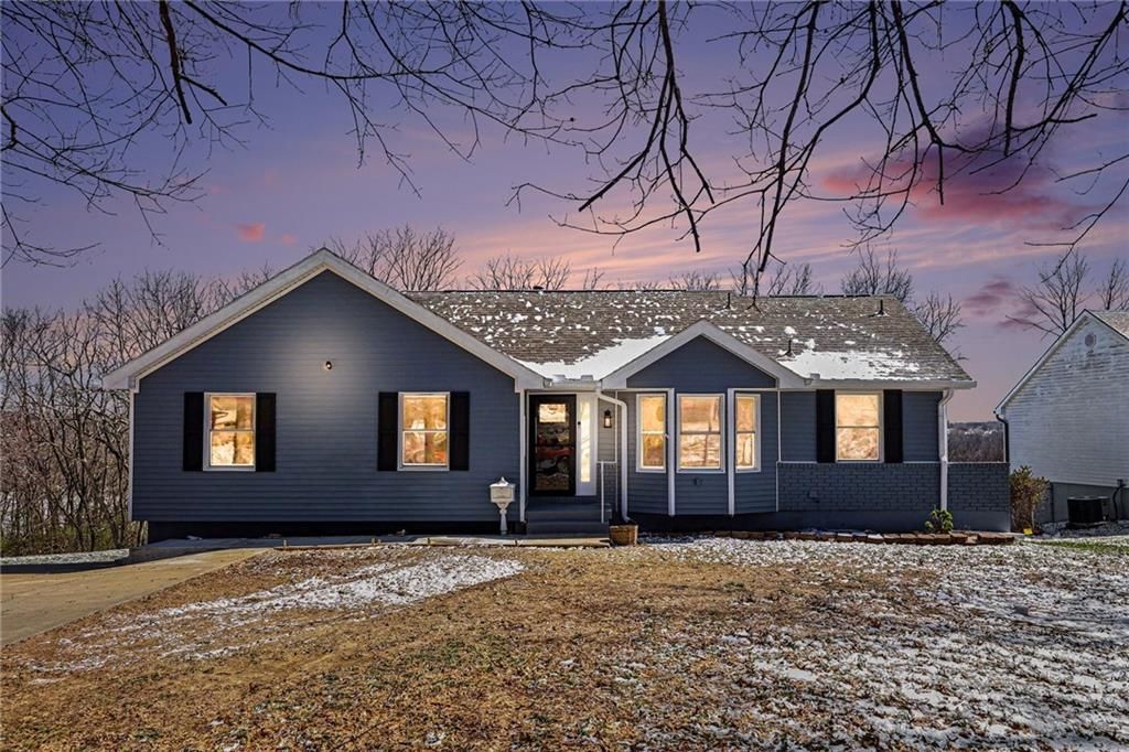 Photo of 12737 Cherry Street, Kansas City, MO 64145 (MLS # 2606876)
