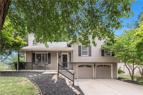 908 NE Bristol Drive Lee's Summit MO 64086