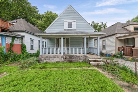 Photo of 2930 Wabash Avenue, Kansas City, MO 64109 (MLS # 2635623)
