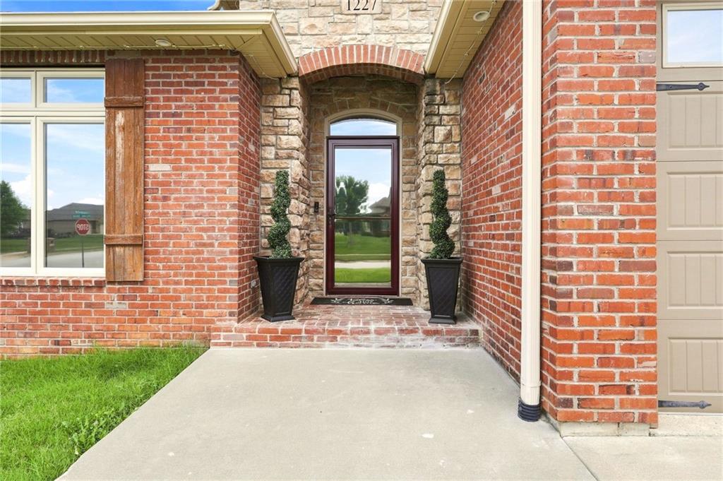 1227 Holland Square