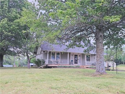 Photo of 2020 West Virginia Road, Colony, KS 66015 (MLS # 2620922)