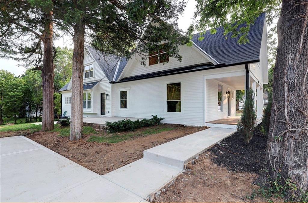 10015 Johnson Drive