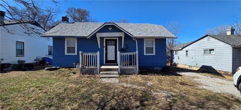Photo of 1134 S Haden Street, Independence, MO 64050 (MLS # 2616286)