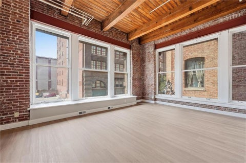 Photo of 308 W 8th Street #204, Kansas City, MO 64105 (MLS # 2631558)