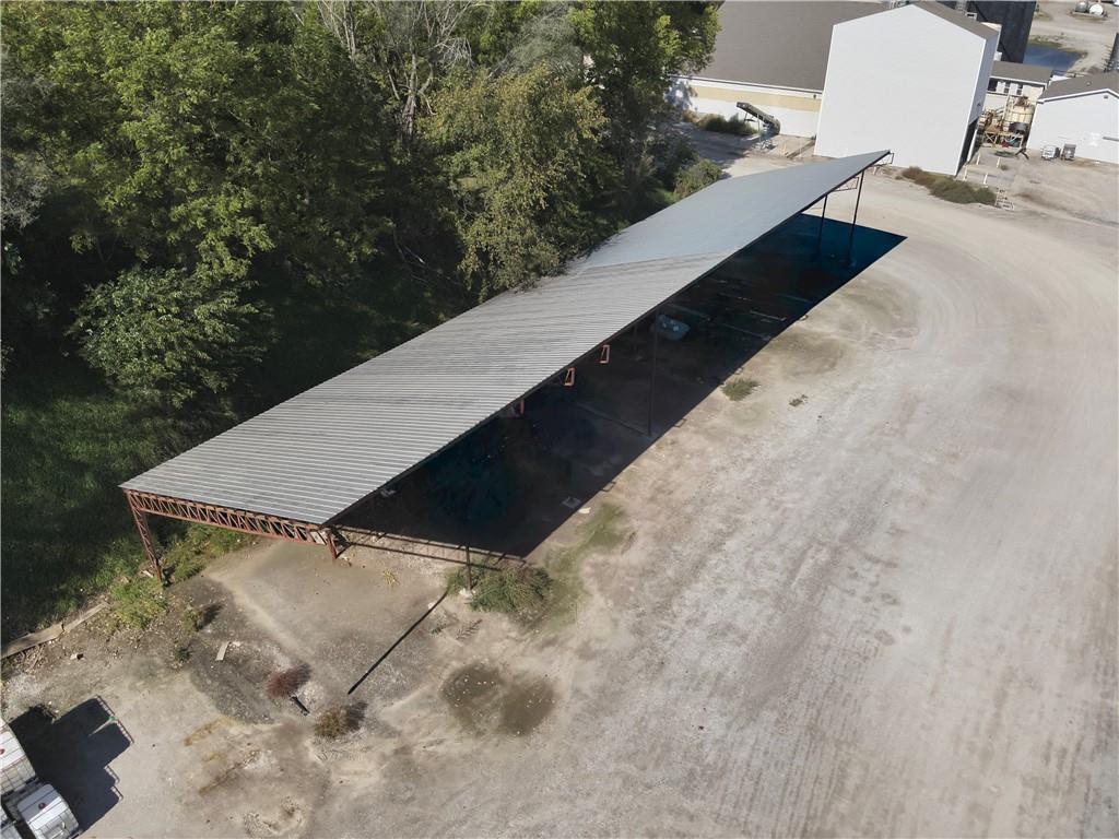 105 E US Highway 136 Highway