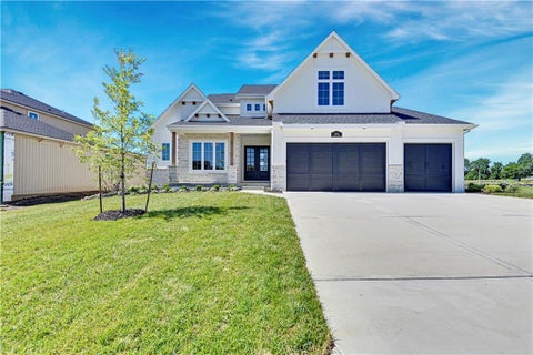 Photo of 17020 Parkhill Street, Overland Park, KS 66221 (MLS # 2624392)