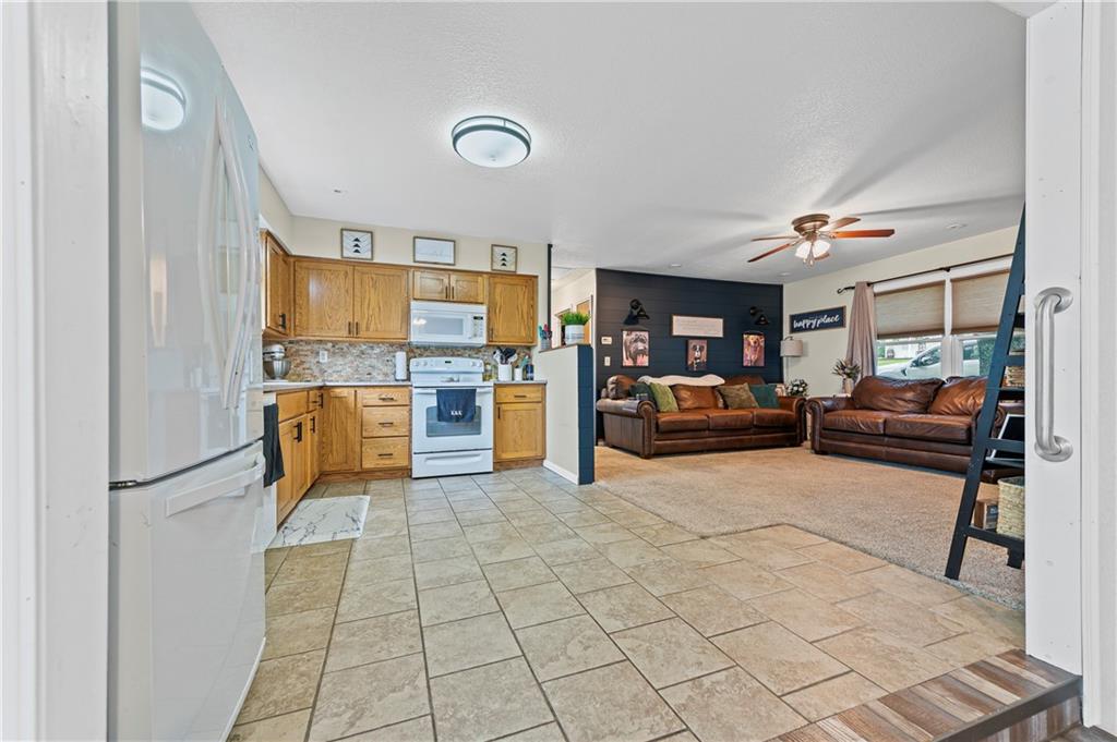 Maysville, Missouri 64469, United States, 2 Bedrooms Bedrooms, ,1 BathroomBathrooms,Residential,Active,173849