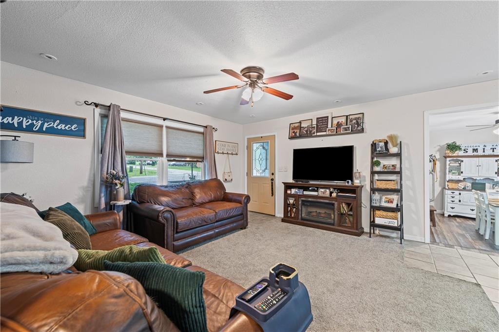 Maysville, Missouri 64469, United States, 2 Bedrooms Bedrooms, ,1 BathroomBathrooms,Residential,Active,173849