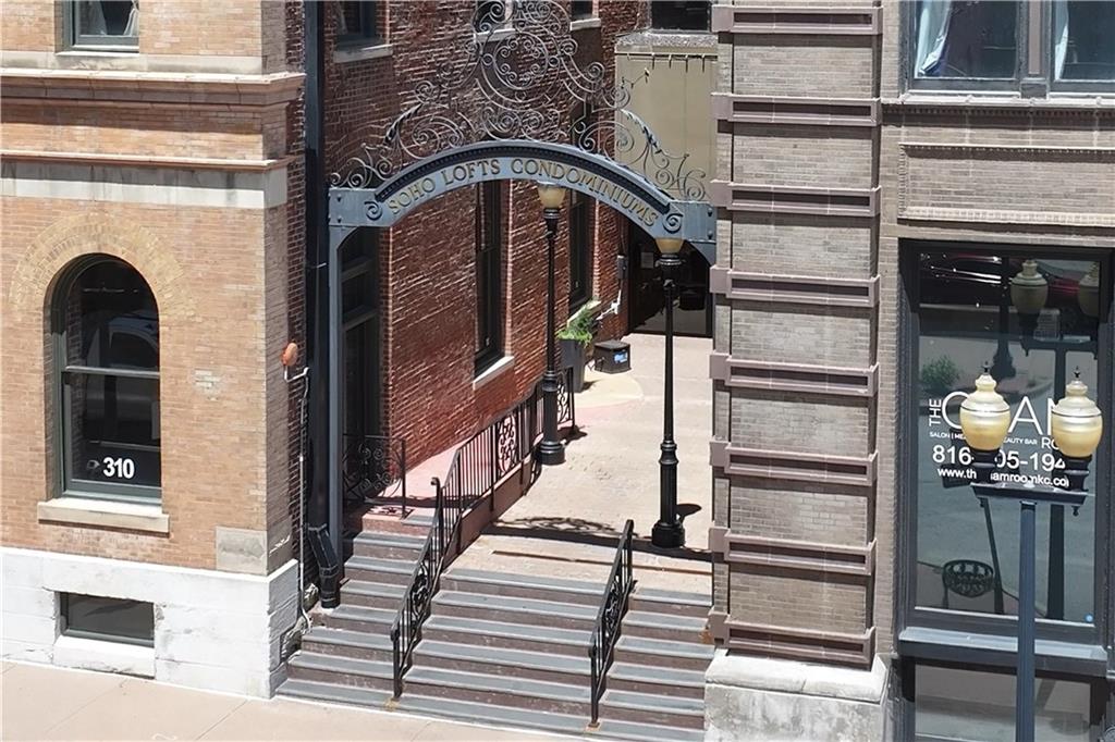 308 W 8th Street 407