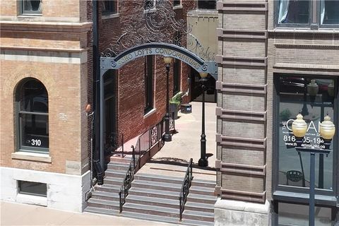 Photo of 308 W 8th Street #407, Kansas City, MO 64105 (MLS # 2579310)