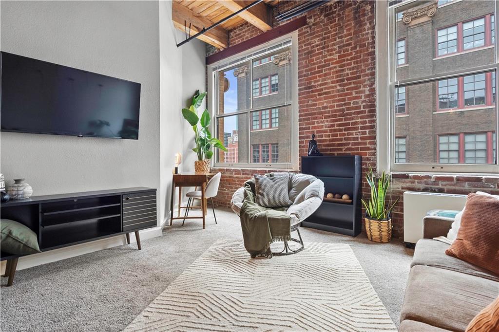 308 W 8th Street 407