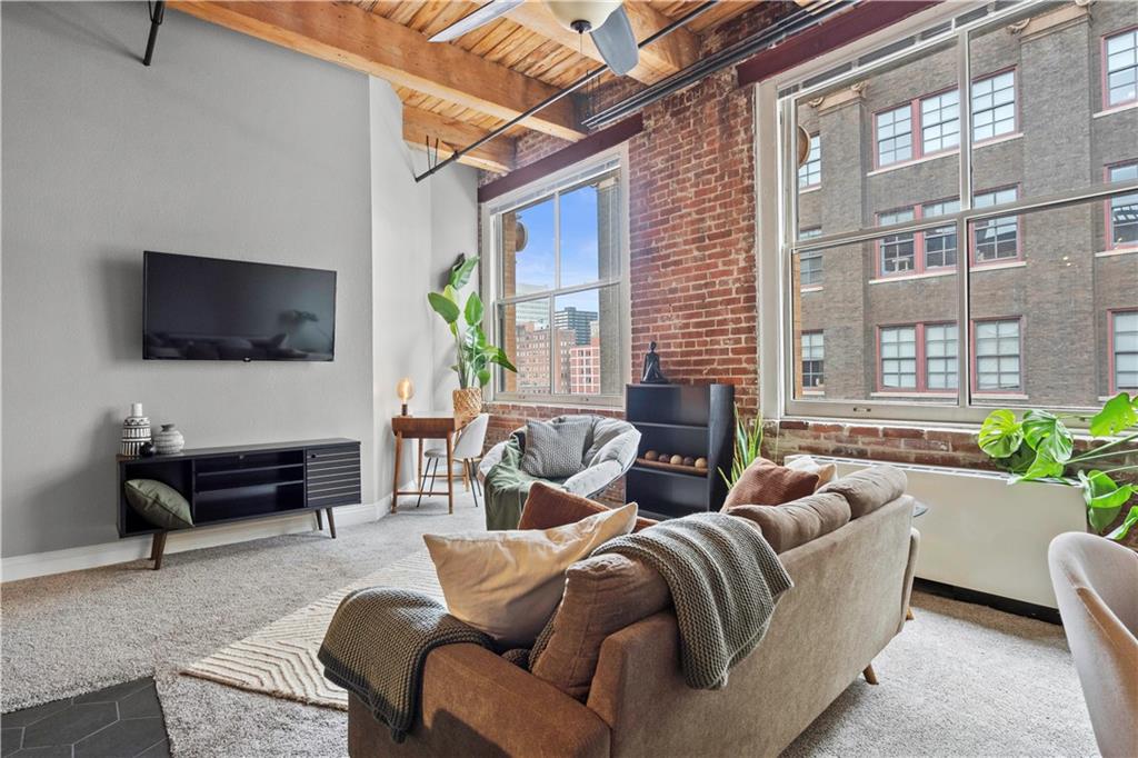 308 W 8th Street 407