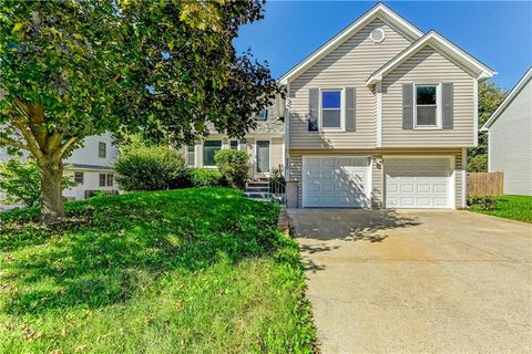 Photo of 820 Black Oak Drive, Liberty, MO 64068 (MLS # 2579580)