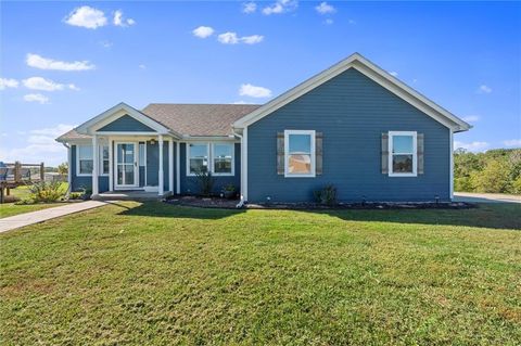 Photo of 15631 Saddle Drive, Excelsior Springs, MO 64024 (MLS # 2579777)