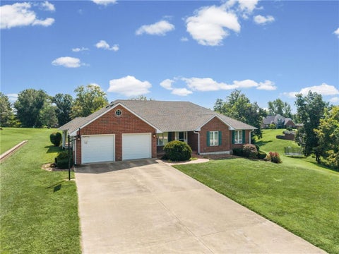 Photo of 111 Walnut Drive, Carrollton, MO 64633 (MLS # 2638093)