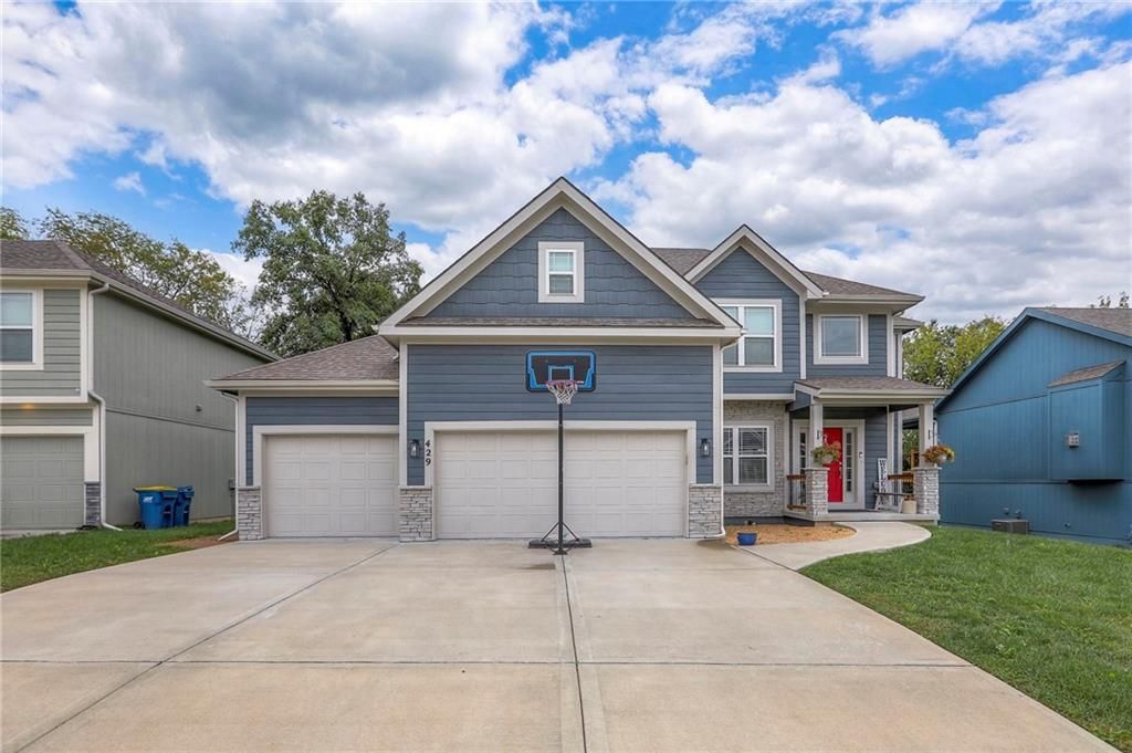 Photo of 429 Lilly Lane, Liberty, MO 64068 (MLS # 2579974)