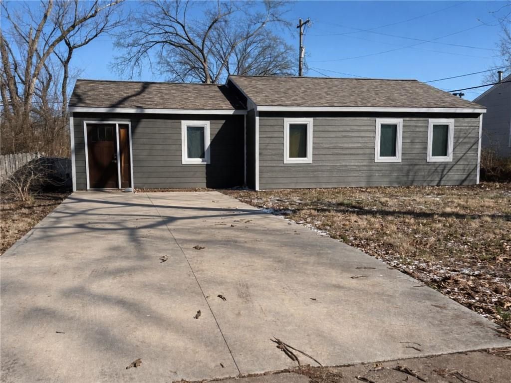 Photo of 2608 Moundview Drive, Lawrence, KS 66049 (MLS # 2607495)