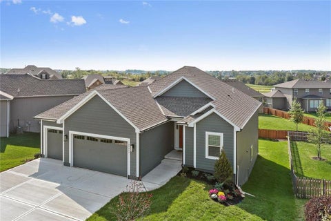 Photo of 25973 W 143RD Terrace, Olathe, KS 66061 (MLS # 2645344)