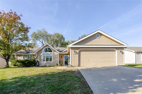 Photo of 4716 McCormick Street, Lawrence, KS 66047 (MLS # 2648580)