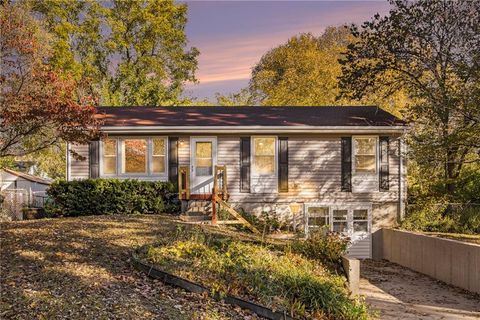 Photo of 8016 E 75th Street, Kansas City, MO 64138 (MLS # 2584574)