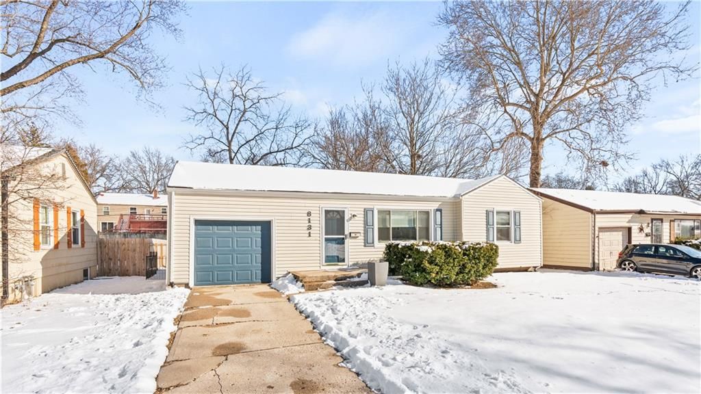 Photo of 8131 McGee Street, Kansas City, MO 64114 (MLS # 2598573)