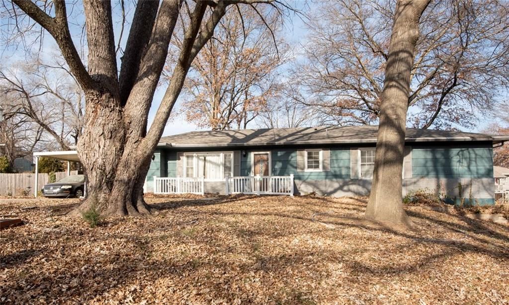 Photo of 7000 Rowland Avenue, Kansas City, KS 66109 (MLS # 2592549)