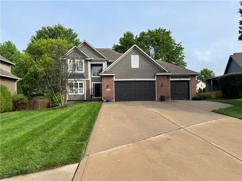 Photo of 2508 SW Blazing Star Place, Lees Summit, MO 64081 (MLS # 2618848)