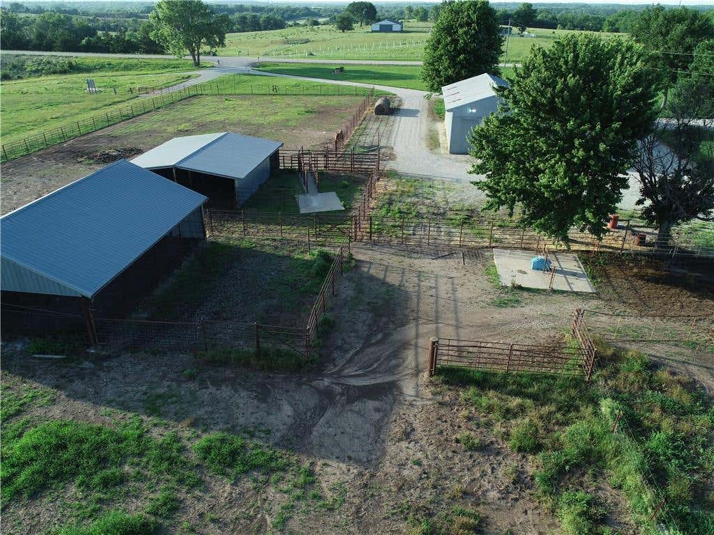Photo of 30919 W 363rd Street, Osawatomie, KS 66064 (MLS # 2625106)