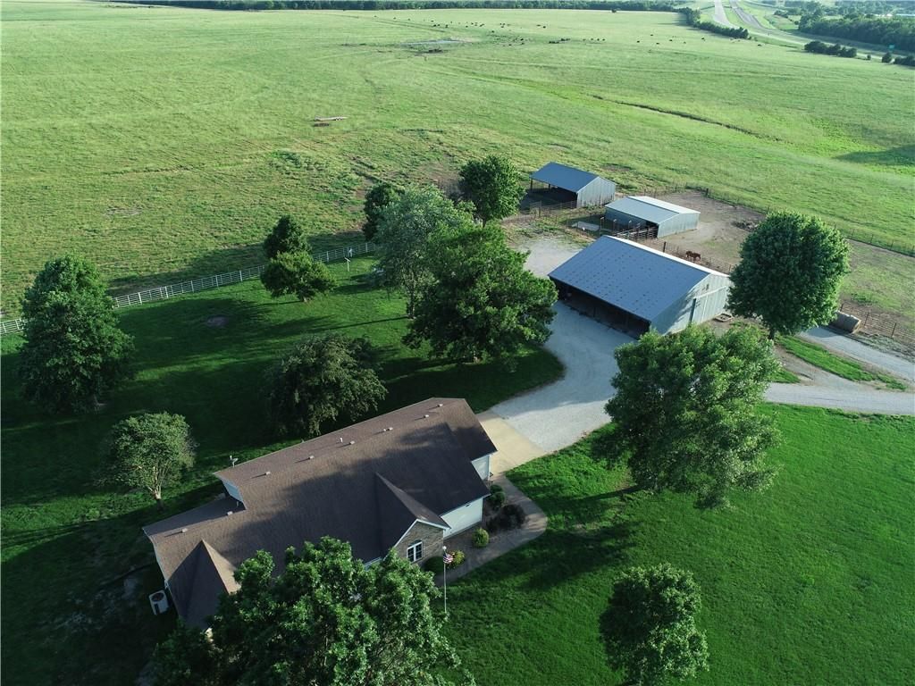 Photo of 30919 W 363rd Street, Osawatomie, KS 66064 (MLS # 2625106)
