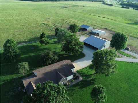Photo of 30919 W 363rd Street, Osawatomie, KS 66064 (MLS # 2625106)