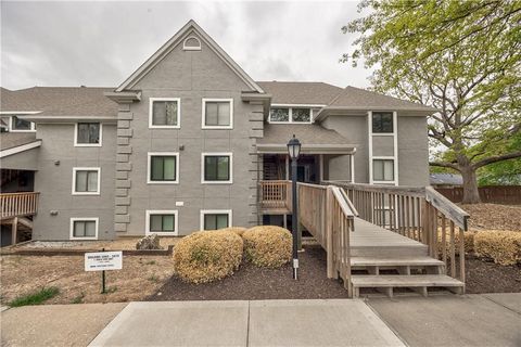 Photo of 5860 Park Street #7, Shawnee, KS 66216 (MLS # 2616073)