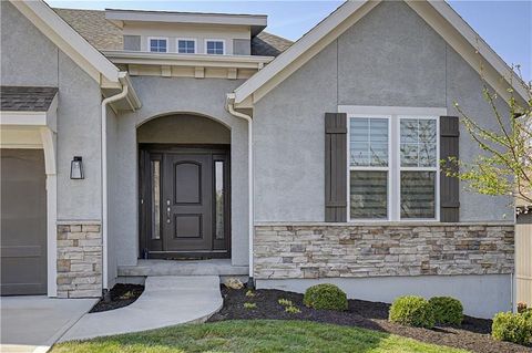 Photo of 12314 S Mesquite Street, Olathe, KS 66061 (MLS # 2617425)