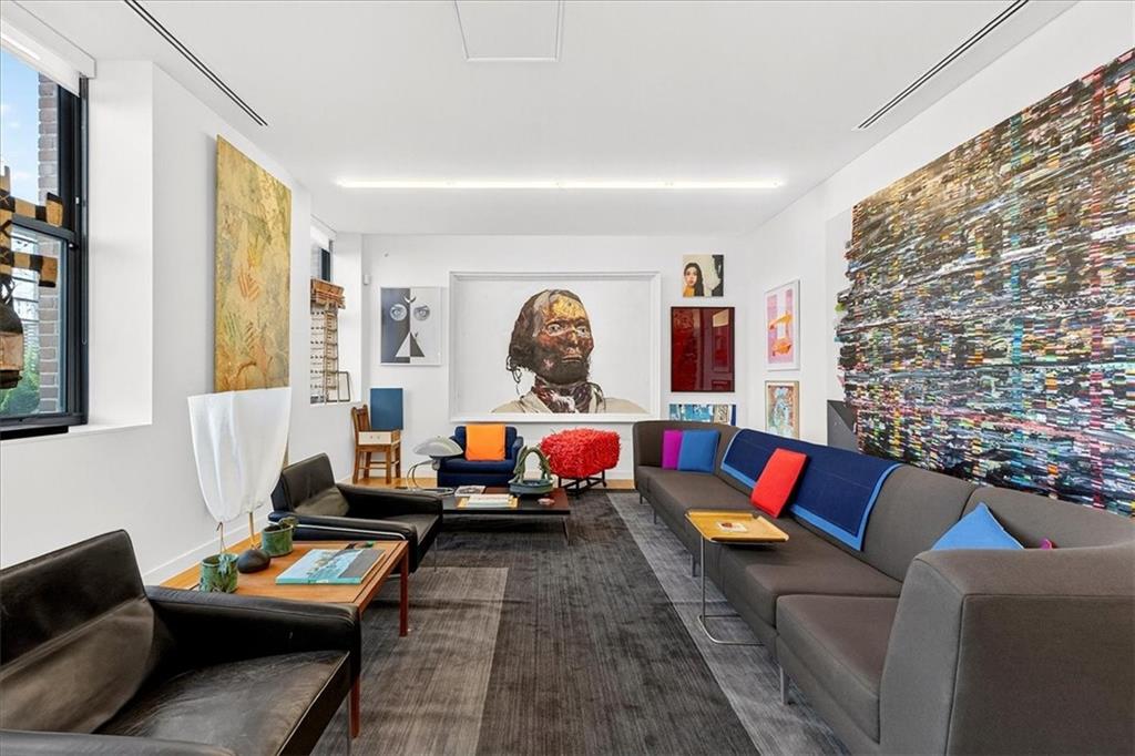 912 Baltimore Avenue 401/402