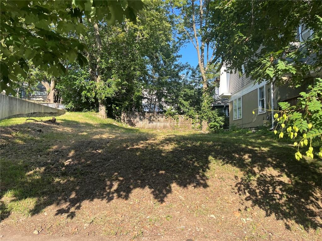 Photo 1 of 10 — 4235 Charlotte Street, Kansas City, MO 64110