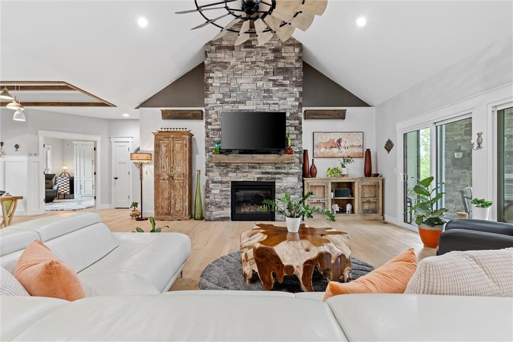 4 Black Hawk Drive
