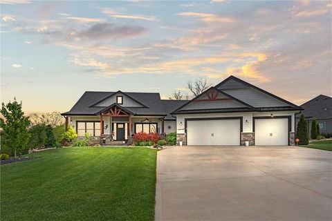 4 Black Hawk Drive Lake Winnebago MO 64034