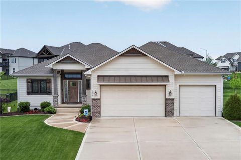 Photo of 1309 NE Brandywine Drive, Lees Summit, MO 64064 (MLS # 2615164)