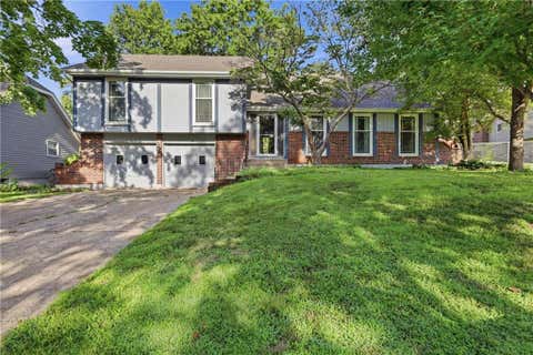 Photo of 1605 SW 21ST Street, Blue Springs, MO 64015 (MLS # 2632819)
