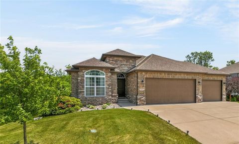 Photo of 3327 N 109th Terrace, Kansas City, KS 66109 (MLS # 2619680)